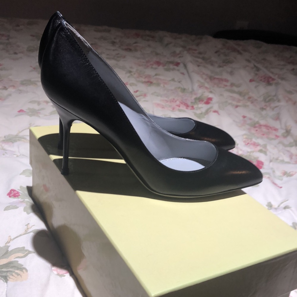 Shoes - Picture 2 of 6